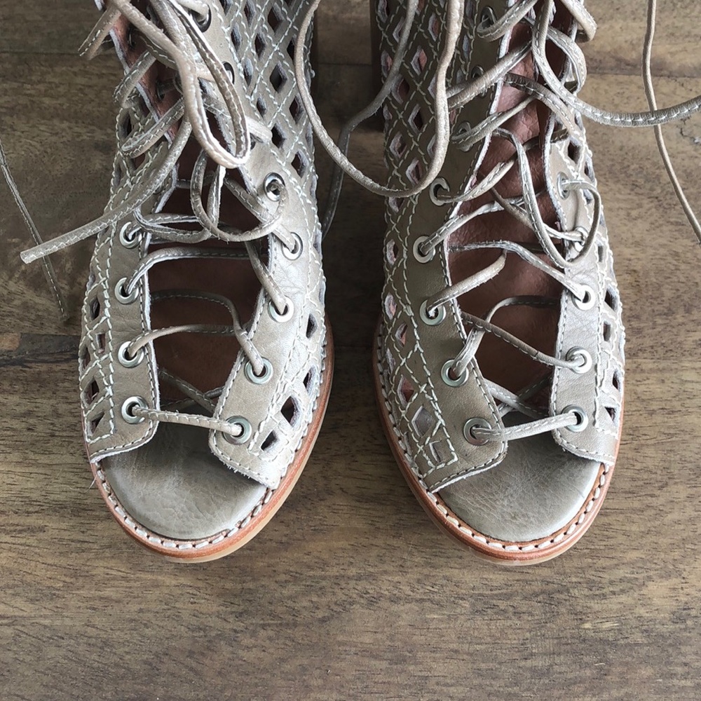 SOLD——-✨HP✨Jeffrey Campbell 'Cors Cut' - Picture 4 of 8